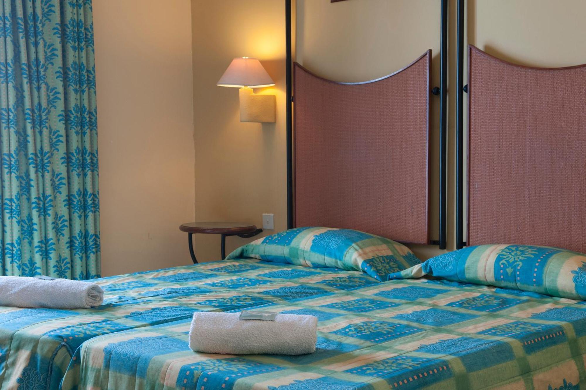 Euroclub Hotel St. Paul's Bay Bagian luar foto
