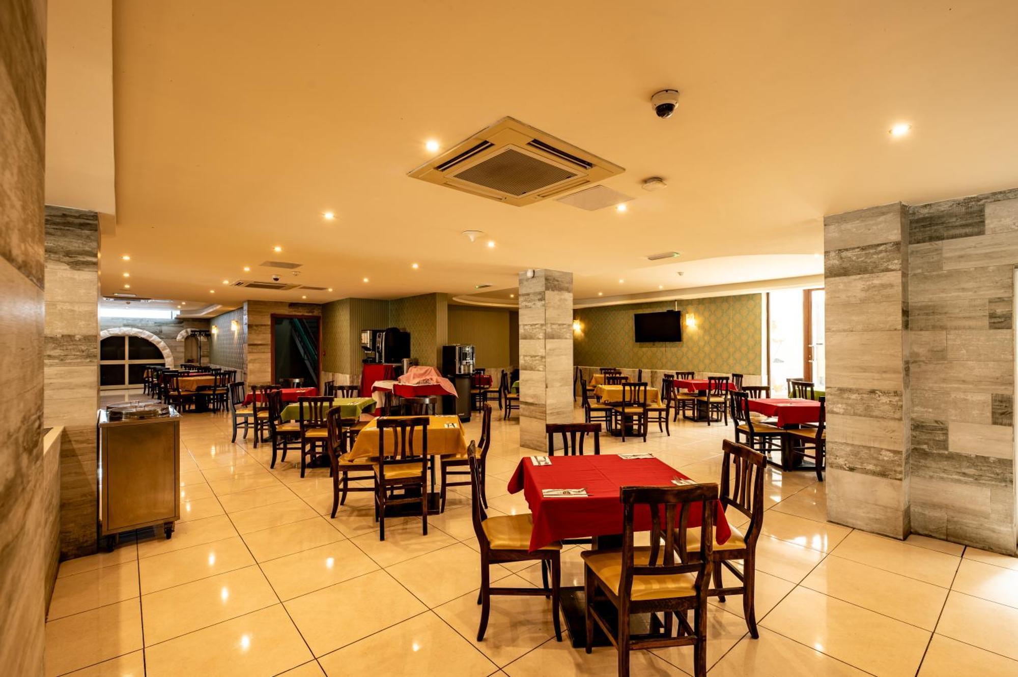 Euroclub Hotel St. Paul's Bay Bagian luar foto