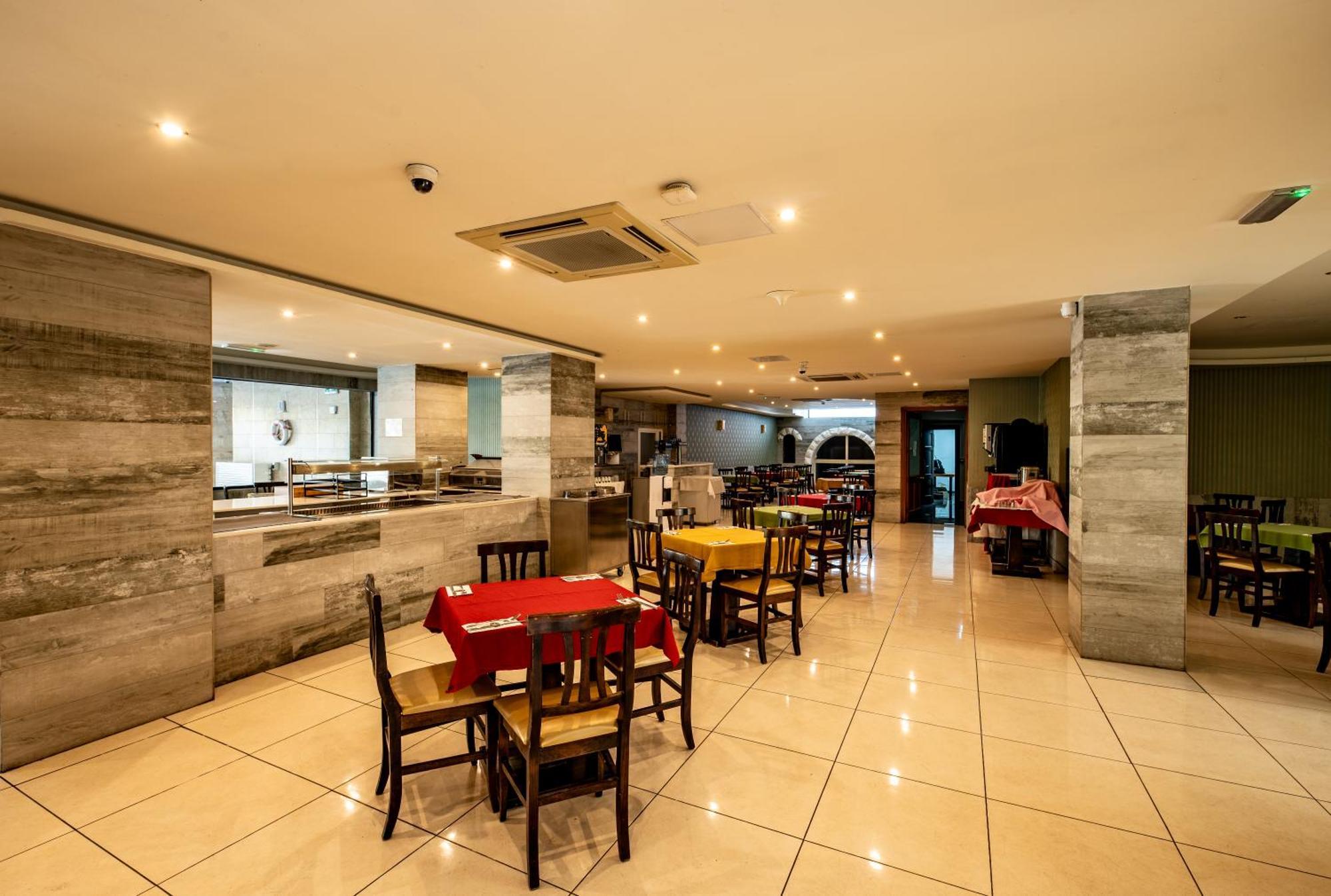 Euroclub Hotel St. Paul's Bay Bagian luar foto