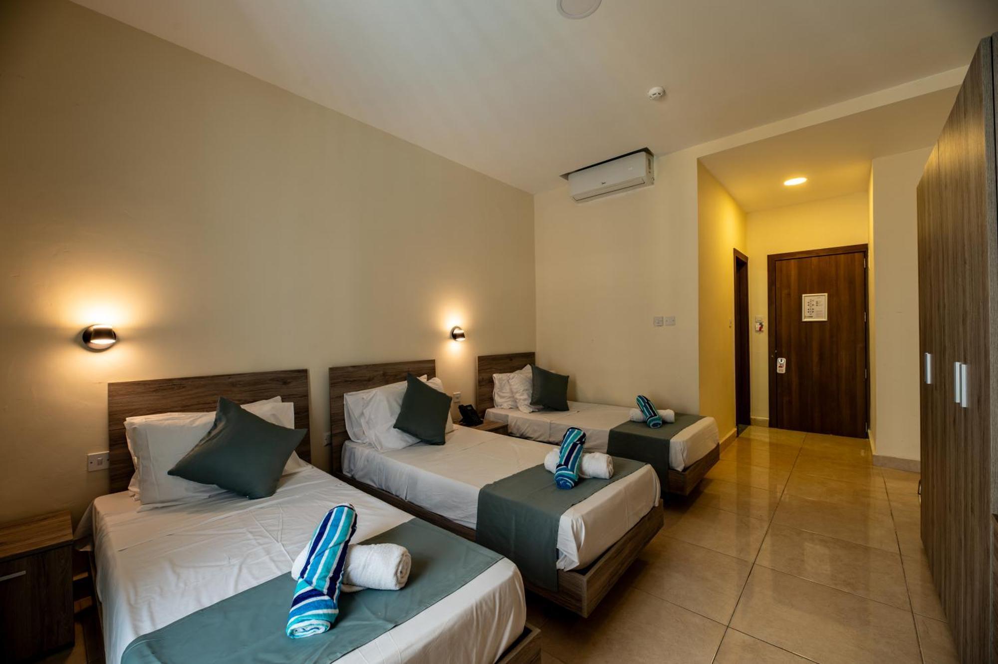 Euroclub Hotel St. Paul's Bay Bagian luar foto