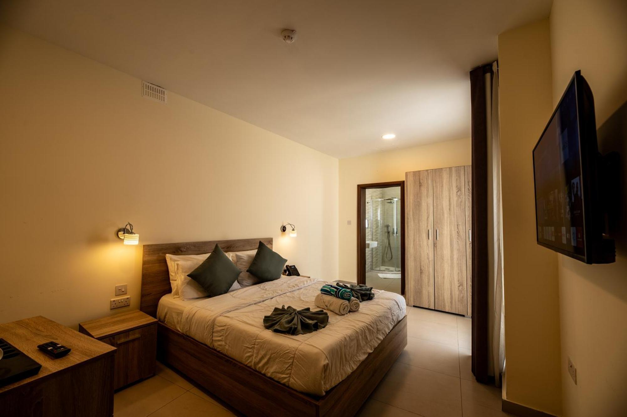 Euroclub Hotel St. Paul's Bay Bagian luar foto