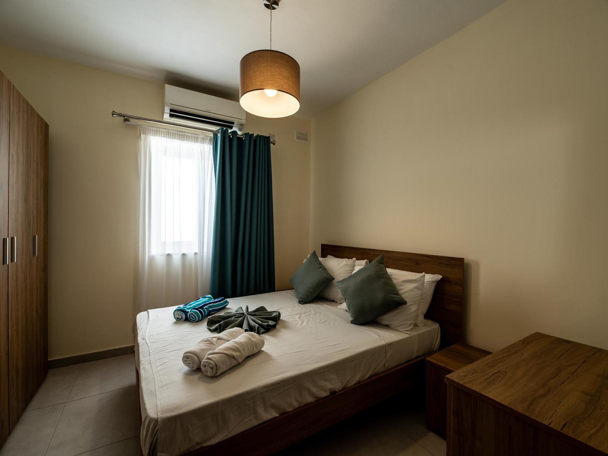 Euroclub Hotel St. Paul's Bay Bagian luar foto