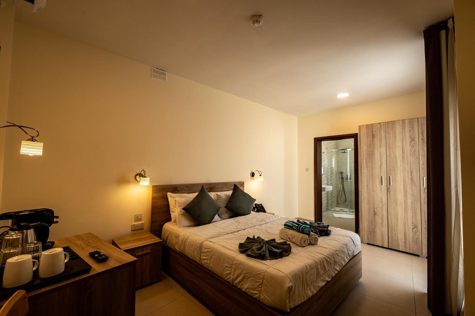 Euroclub Hotel St. Paul's Bay Bagian luar foto