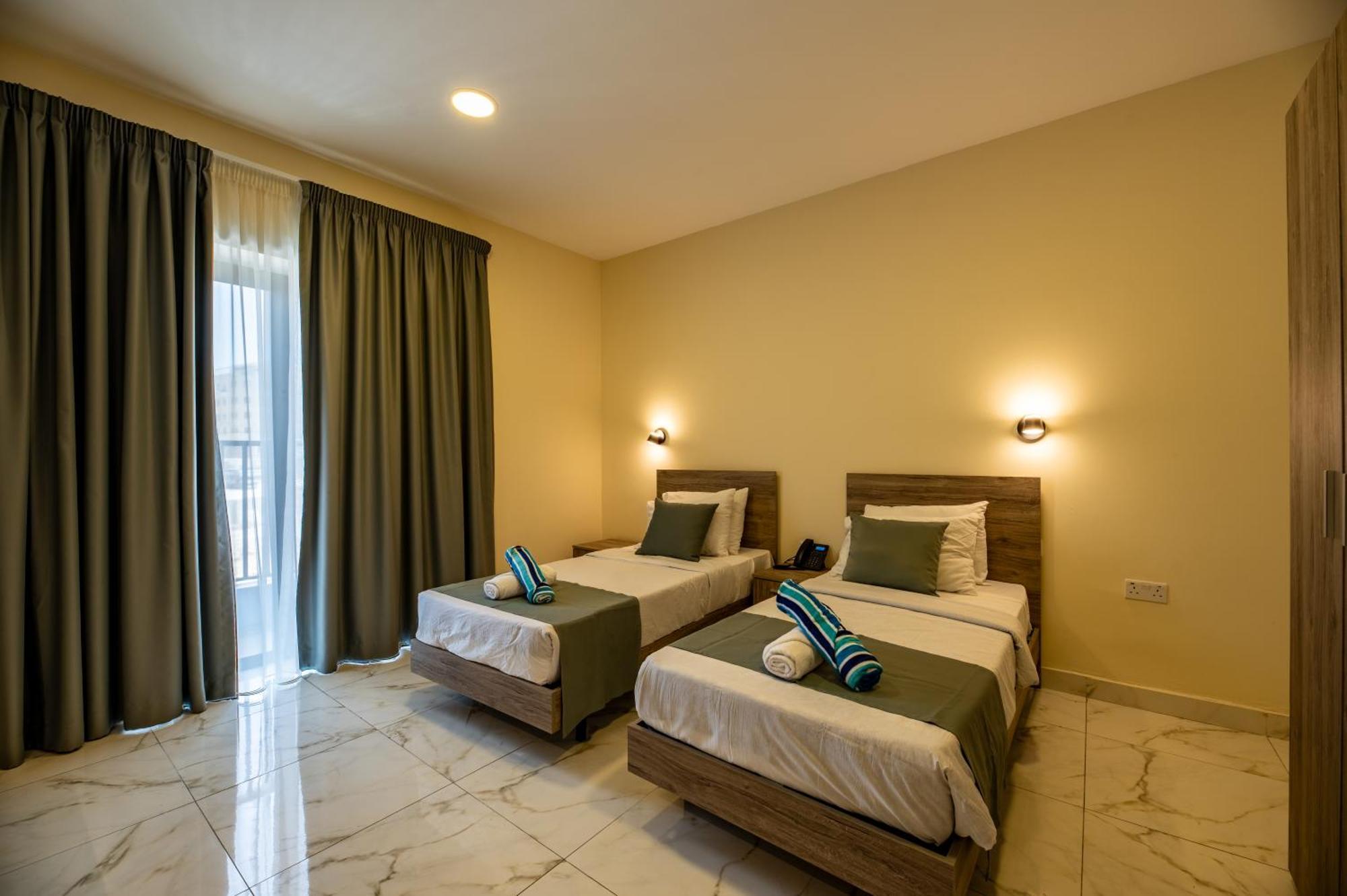 Euroclub Hotel St. Paul's Bay Bagian luar foto
