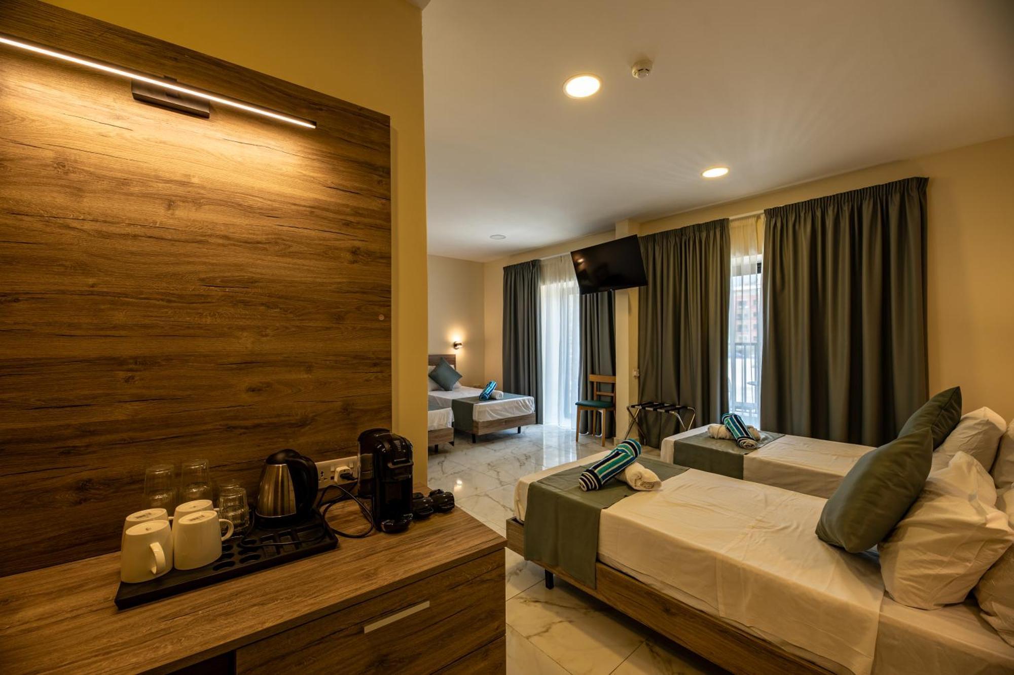 Euroclub Hotel St. Paul's Bay Bagian luar foto