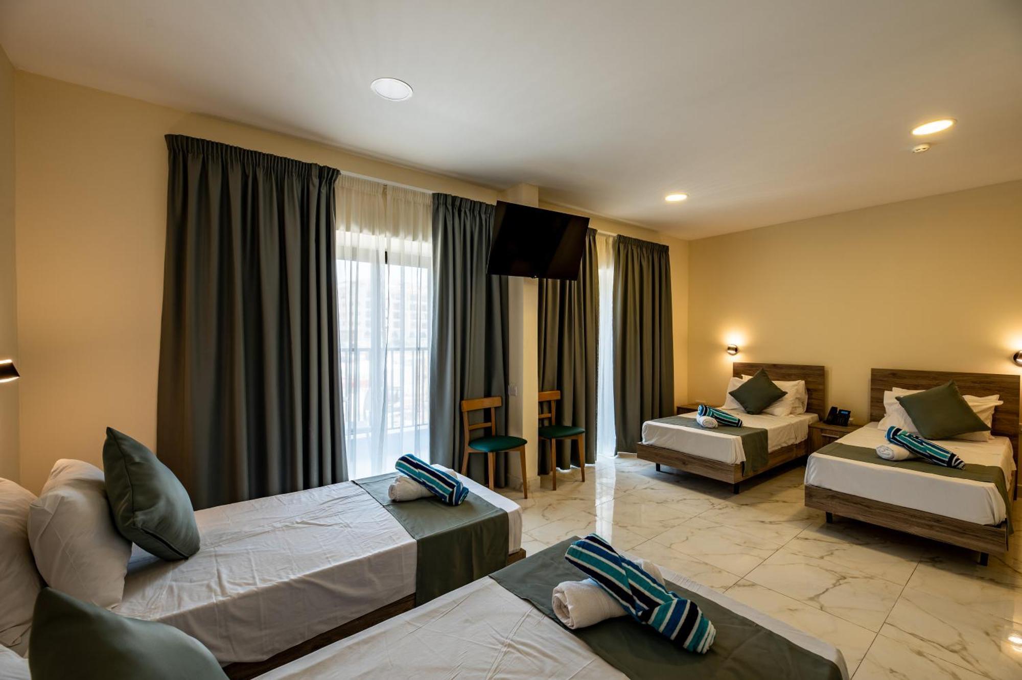 Euroclub Hotel St. Paul's Bay Bagian luar foto