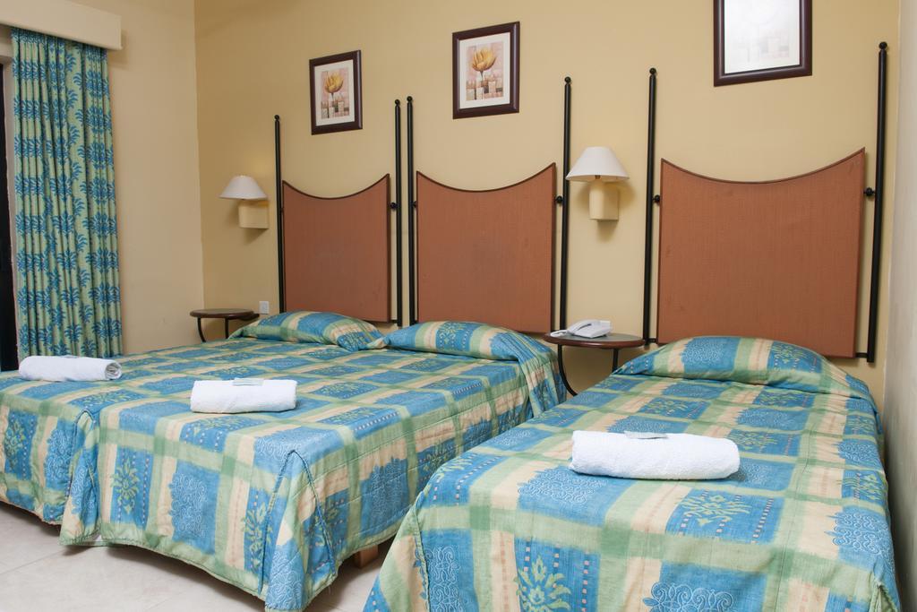 Euroclub Hotel St. Paul's Bay Bagian luar foto