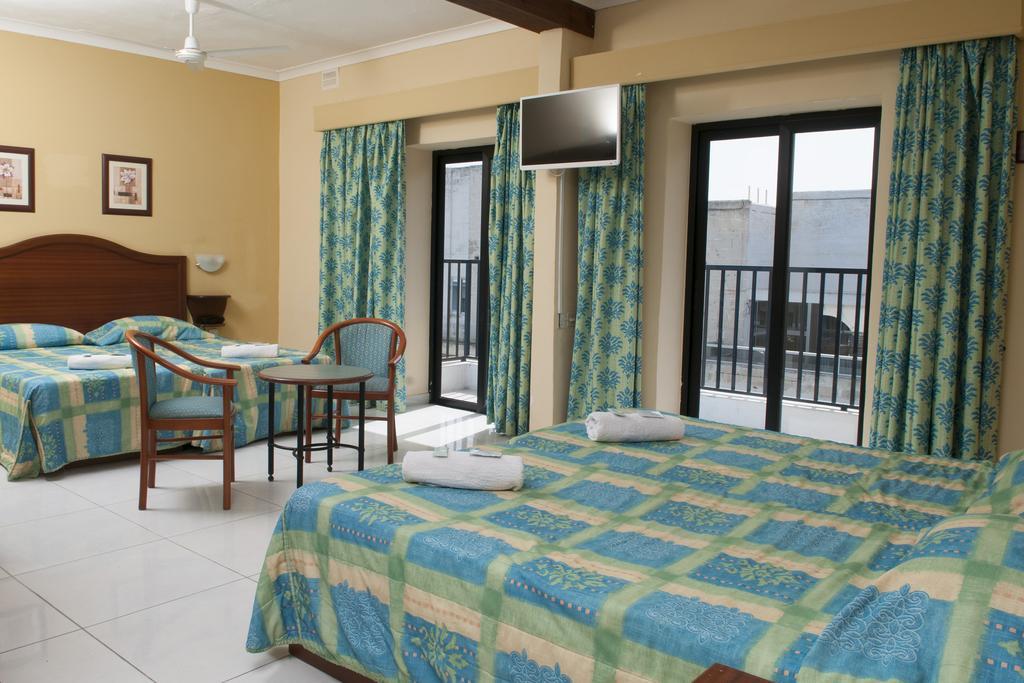 Euroclub Hotel St. Paul's Bay Bagian luar foto